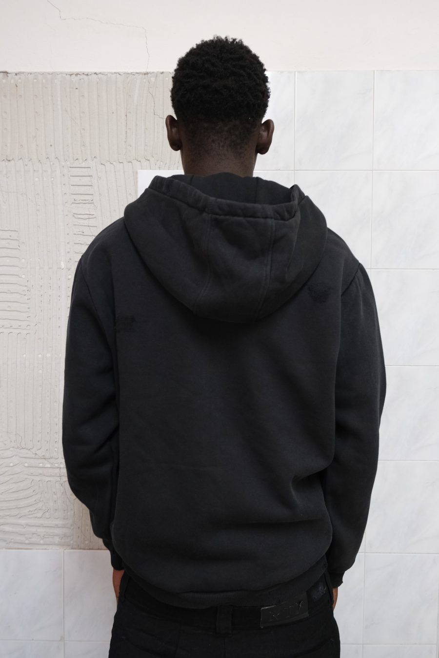 Felpa con Zip Nera Slavata - immagine 2